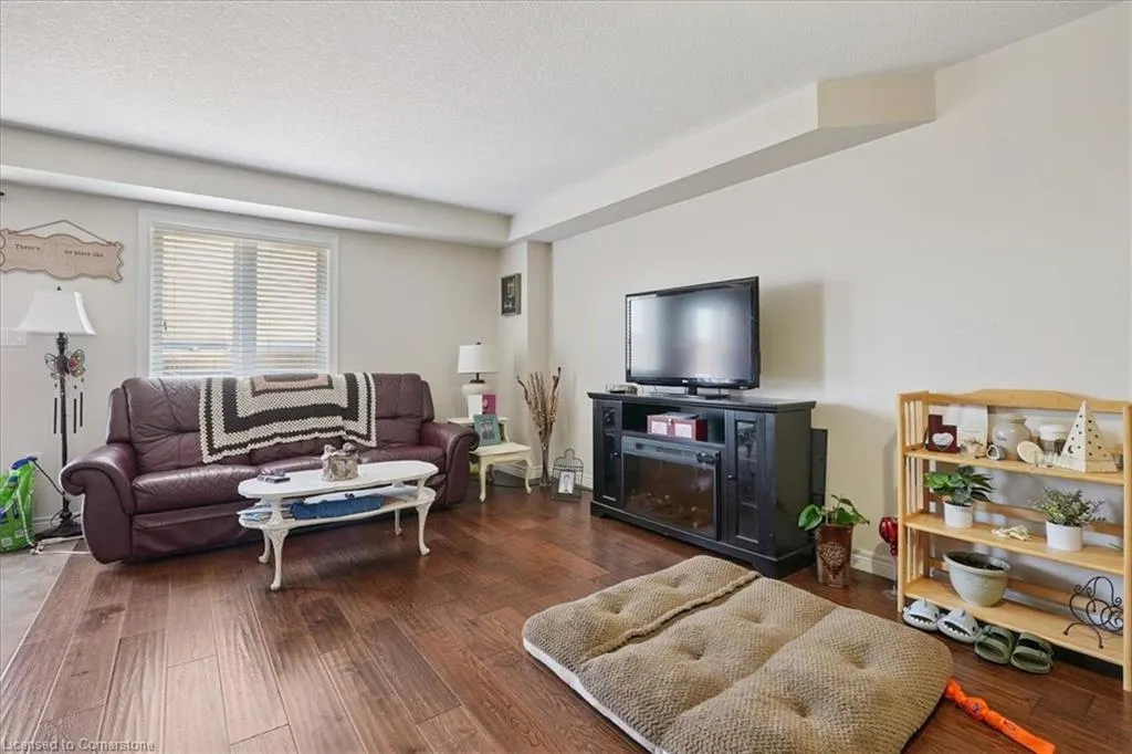 85 Charleswood Crescent