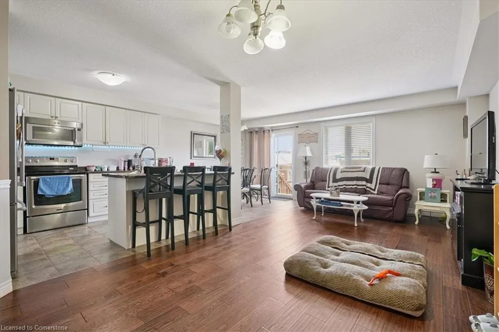 85 Charleswood Crescent