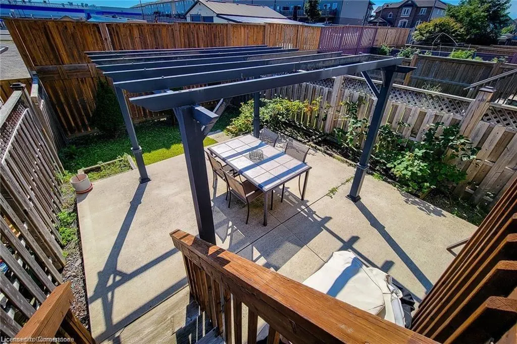 85 Charleswood Crescent