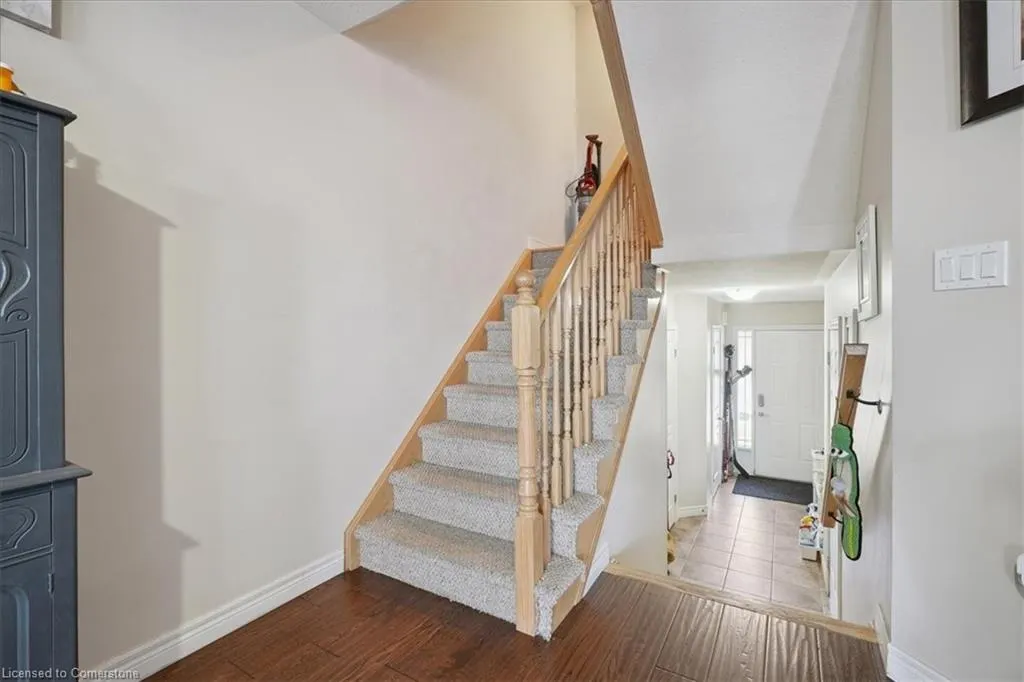 85 Charleswood Crescent