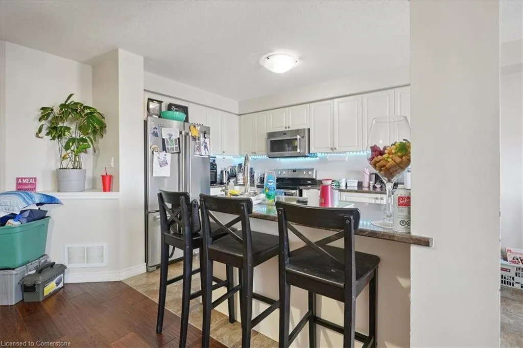 85 Charleswood Crescent