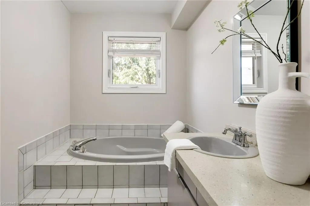 2006 Glenada Crescent, #7