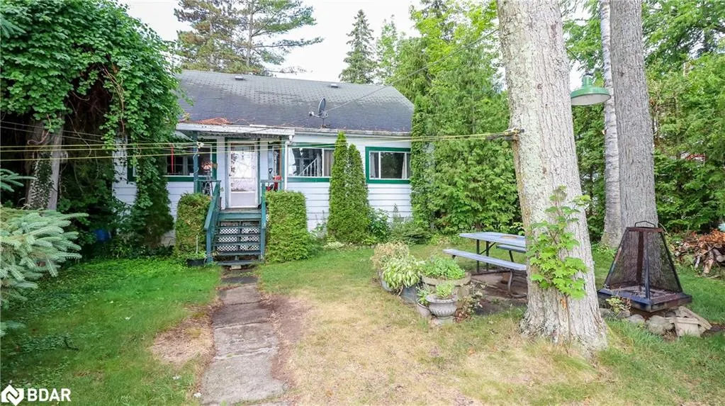 1895 Simcoe Boulevard