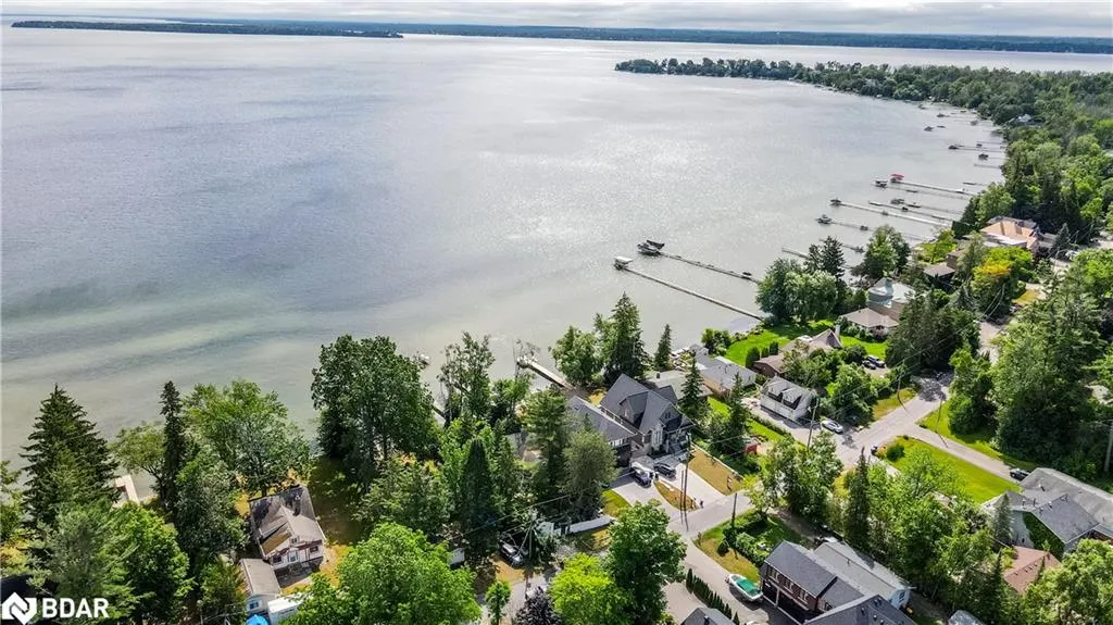 1895 Simcoe Boulevard