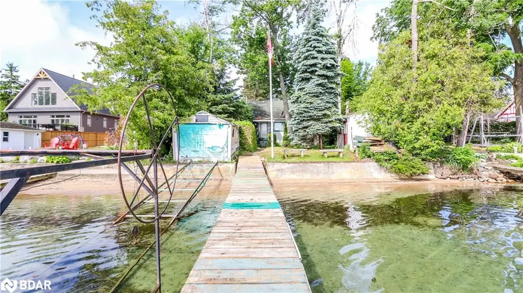 1895 Simcoe Boulevard