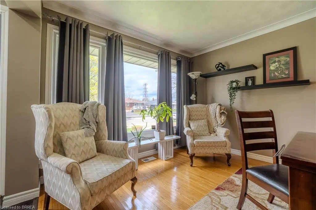 43 Linden Avenue