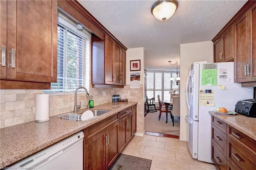 24 Marilyn Drive N, #401