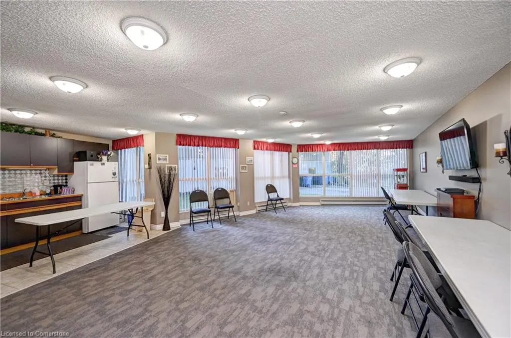 24 Marilyn Drive N, #401