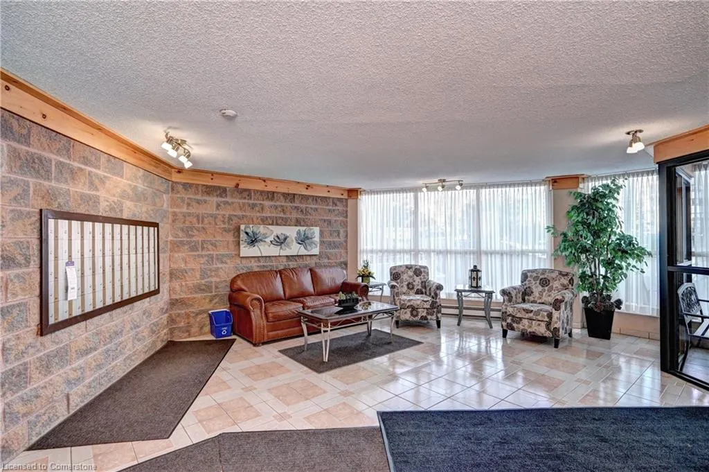 24 Marilyn Drive N, #401
