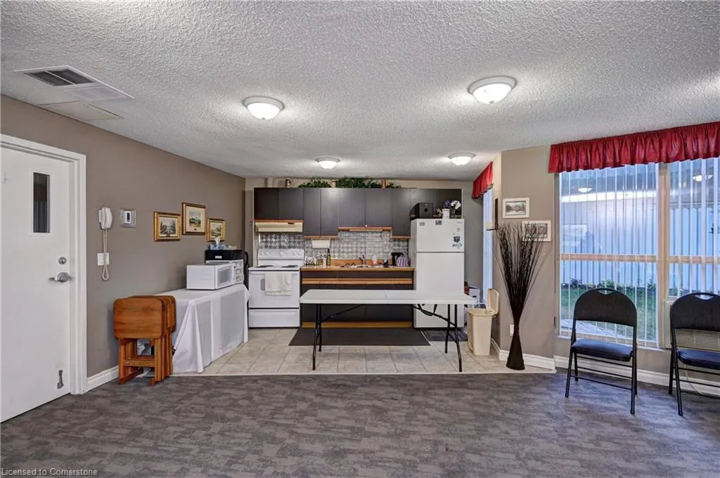 24 Marilyn Drive N, #401
