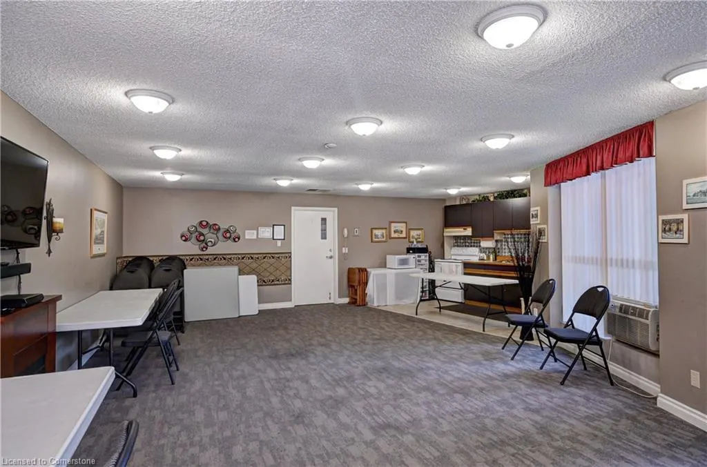 24 Marilyn Drive N, #401