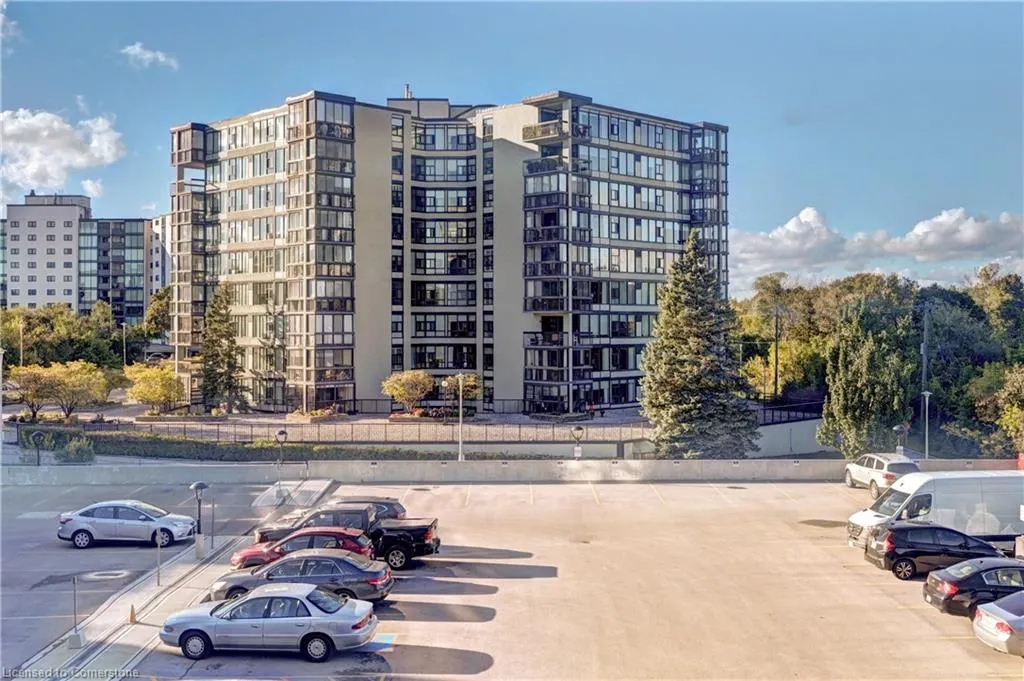 24 Marilyn Drive N, #401