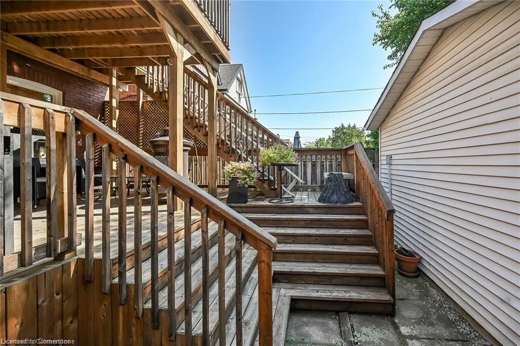 49 East Bend Avenue S