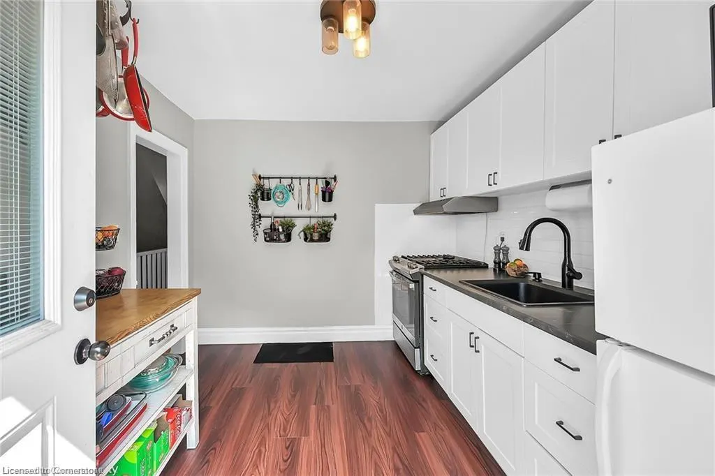 49 East Bend Avenue S