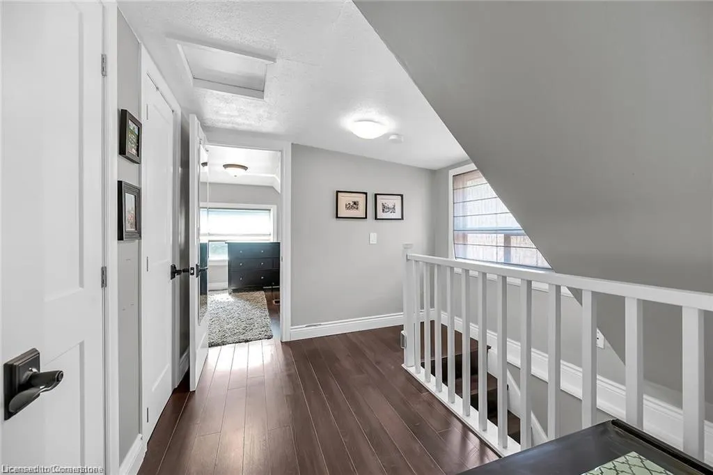 49 East Bend Avenue S