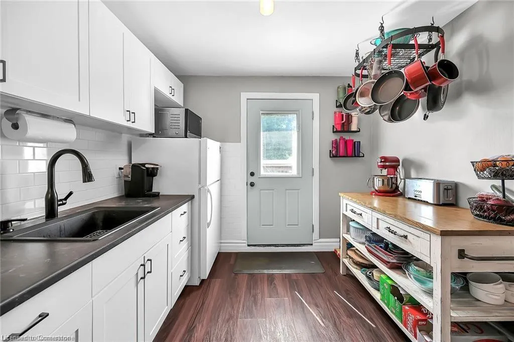 49 East Bend Avenue S