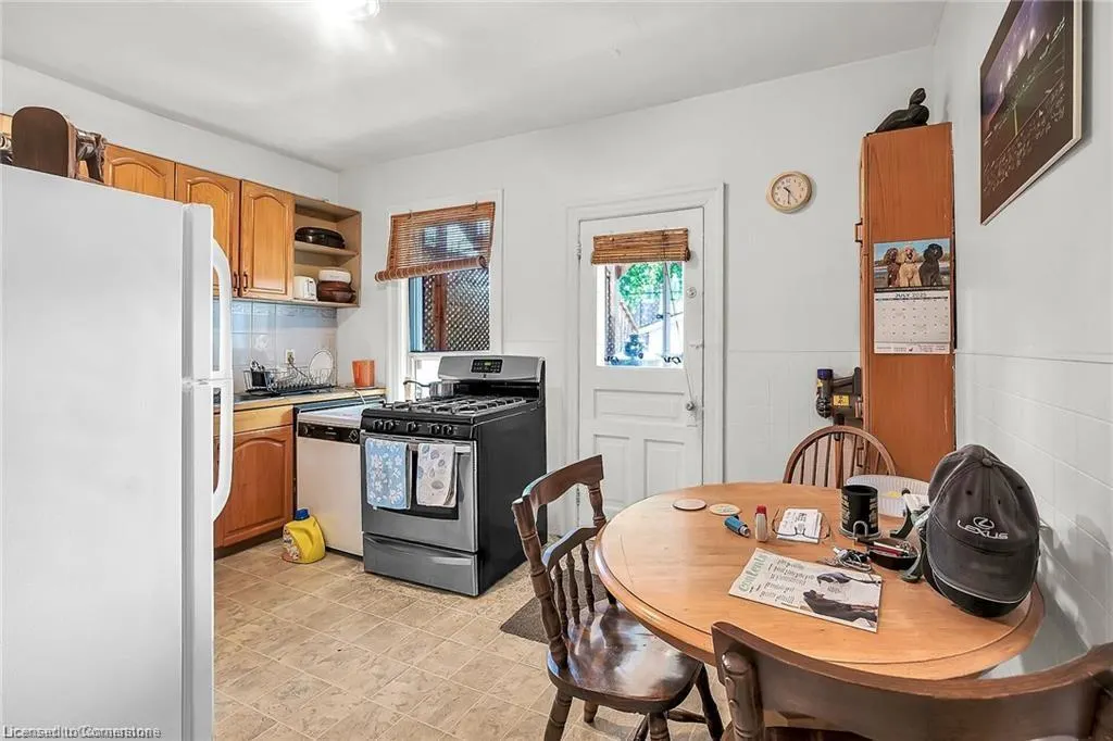 49 East Bend Avenue S