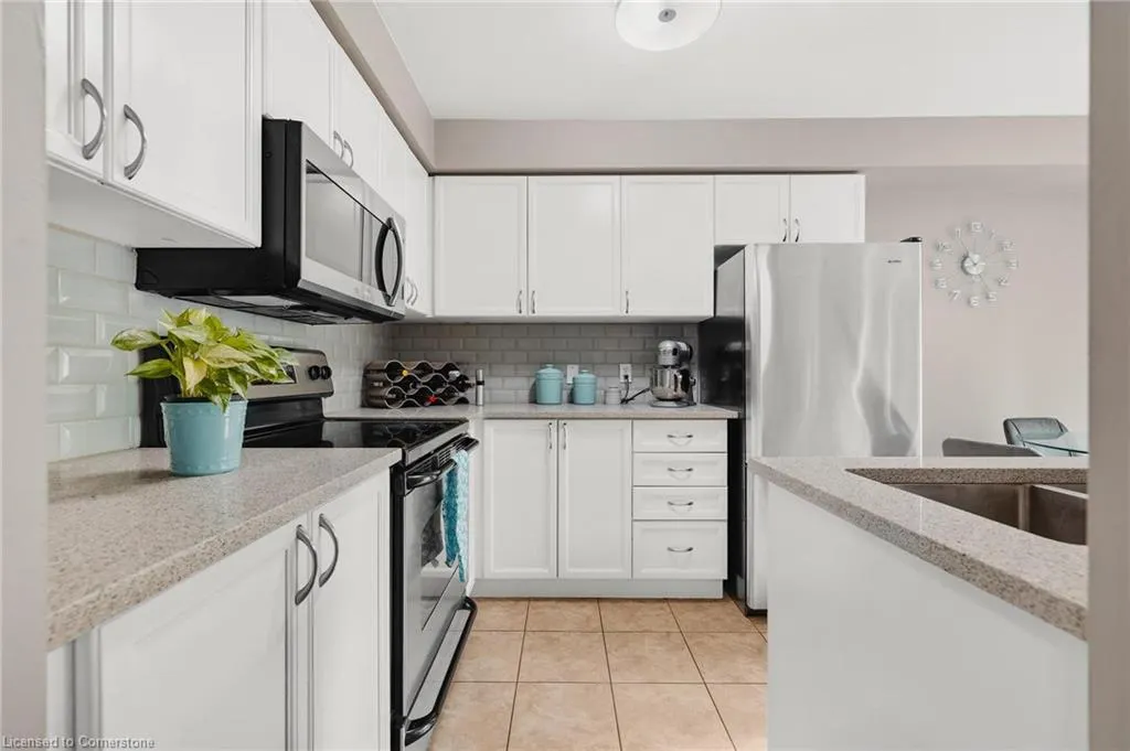 250 Ainslie Street S, #72