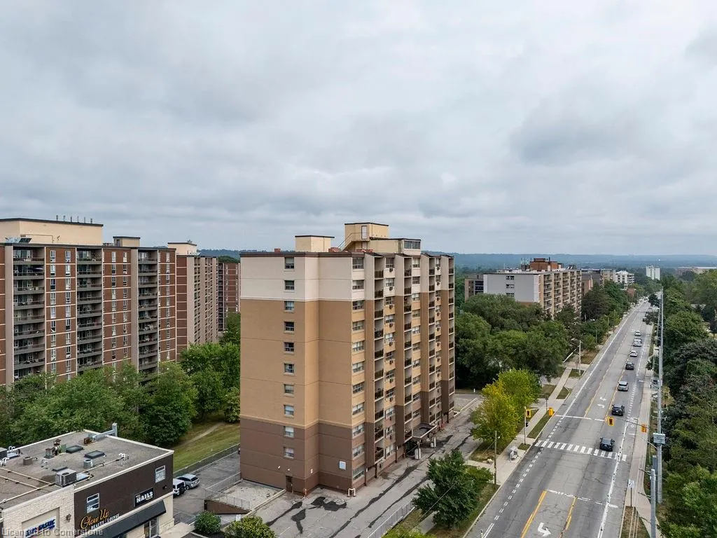1950 Main Street W, #202