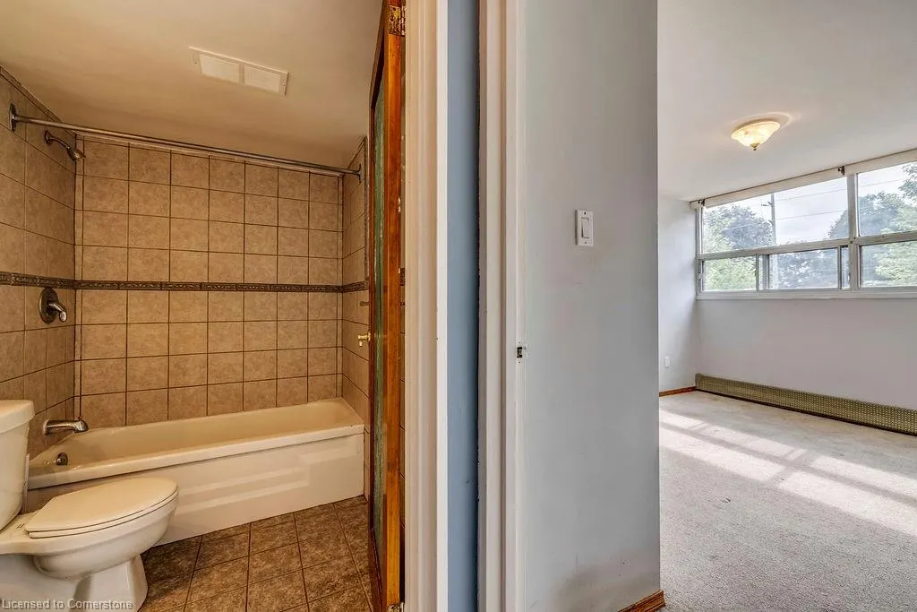 1950 Main Street W, #202