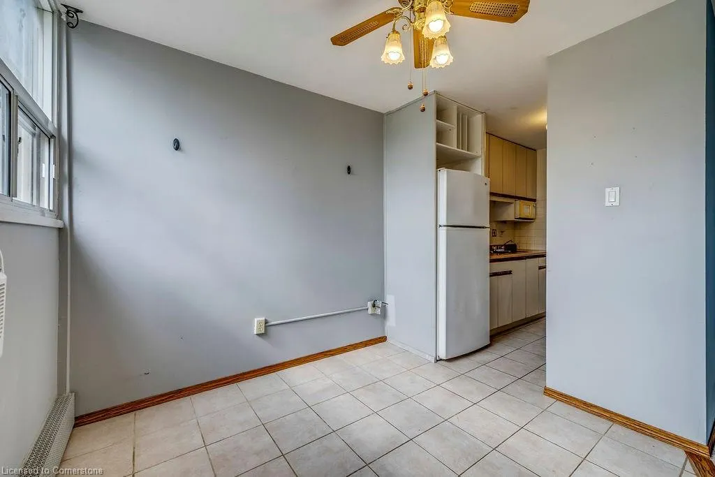 1950 Main Street W, #202