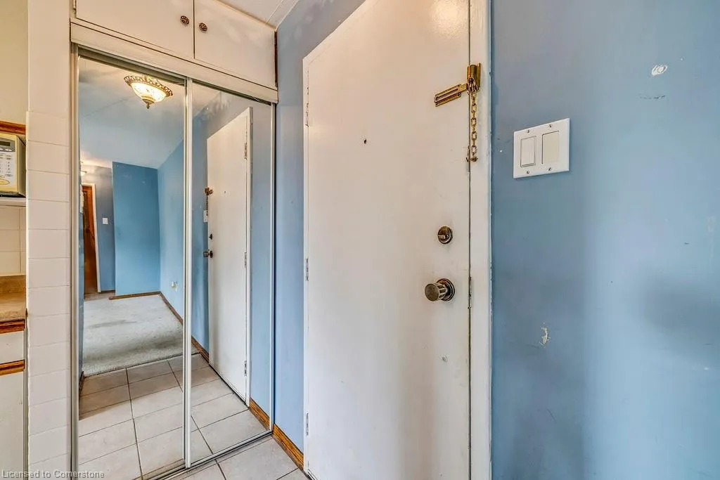 1950 Main Street W, #202
