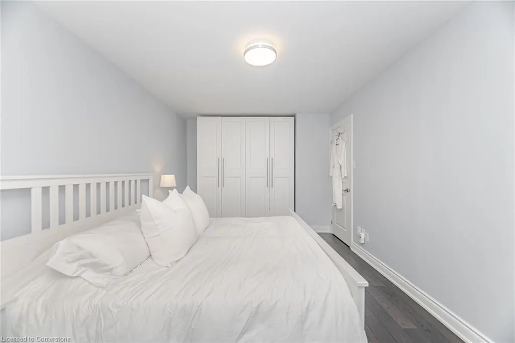 1520 Sixth Line, #20