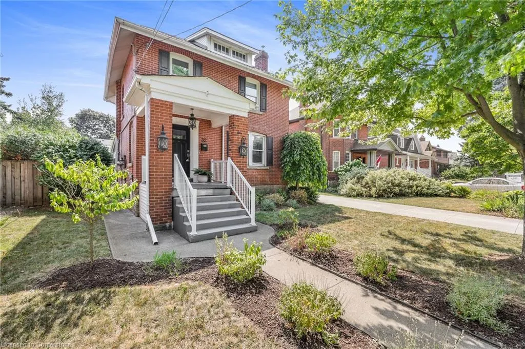 32 Mountain Park Avenue
