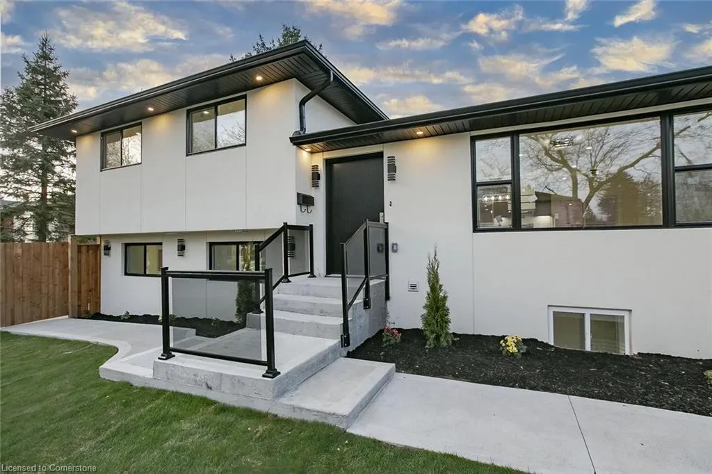 633 Green Meadow Crescent