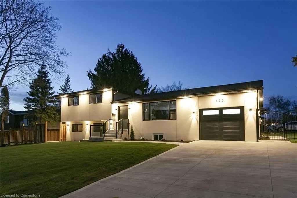 633 Green Meadow Crescent
