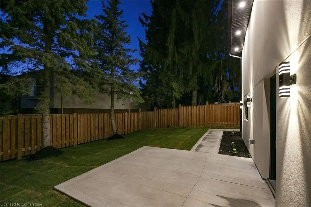 633 Green Meadow Crescent