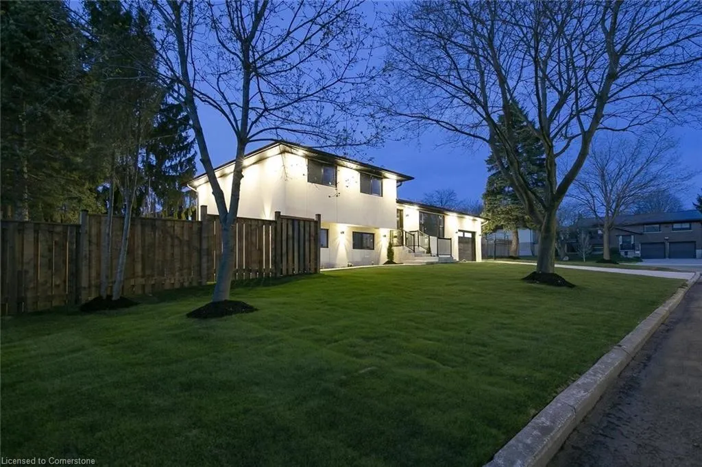 633 Green Meadow Crescent