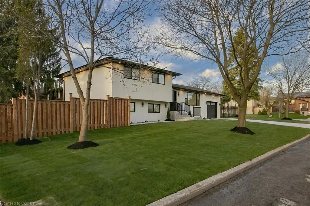 633 Green Meadow Crescent