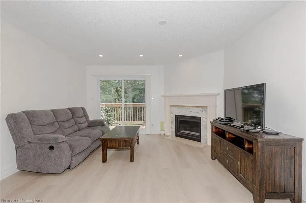 523 Beechwood Drive, #4