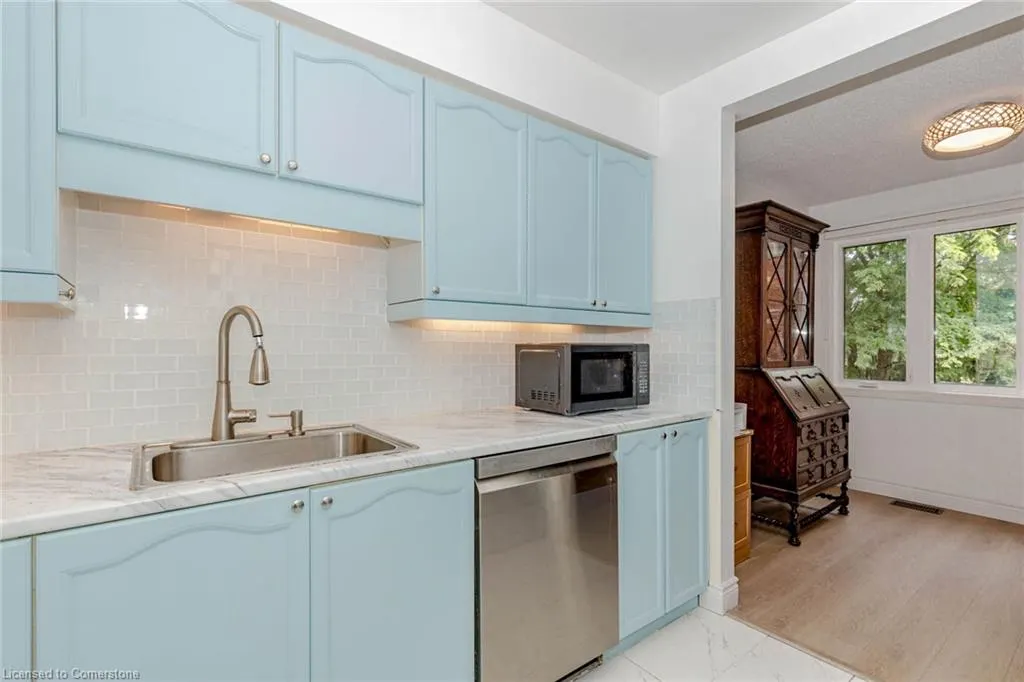 523 Beechwood Drive, #4