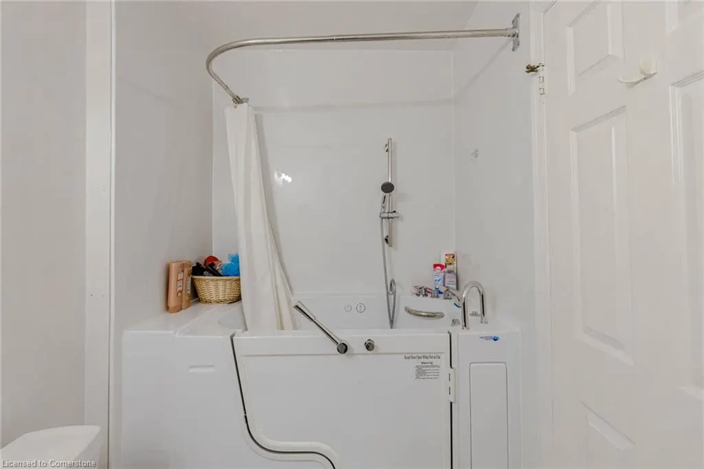 523 Beechwood Drive, #4