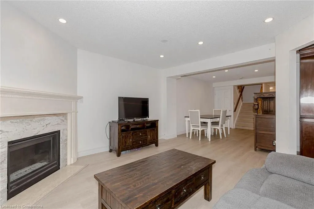 523 Beechwood Drive, #4