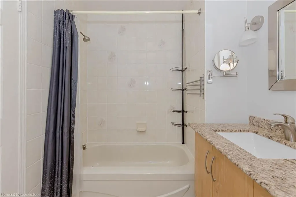 523 Beechwood Drive, #4