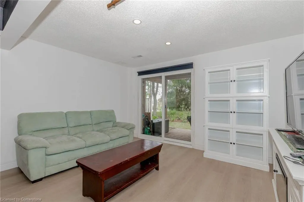 523 Beechwood Drive, #4