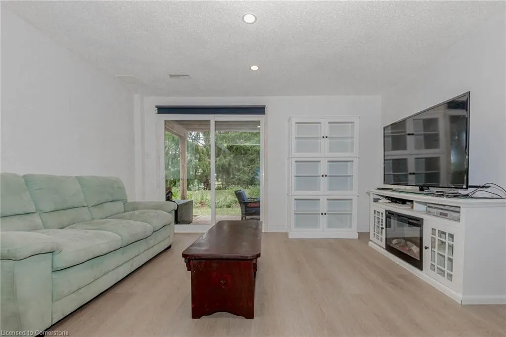 523 Beechwood Drive, #4