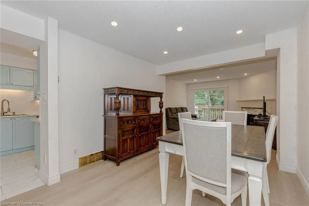 523 Beechwood Drive, #4