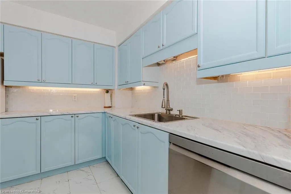 523 Beechwood Drive, #4