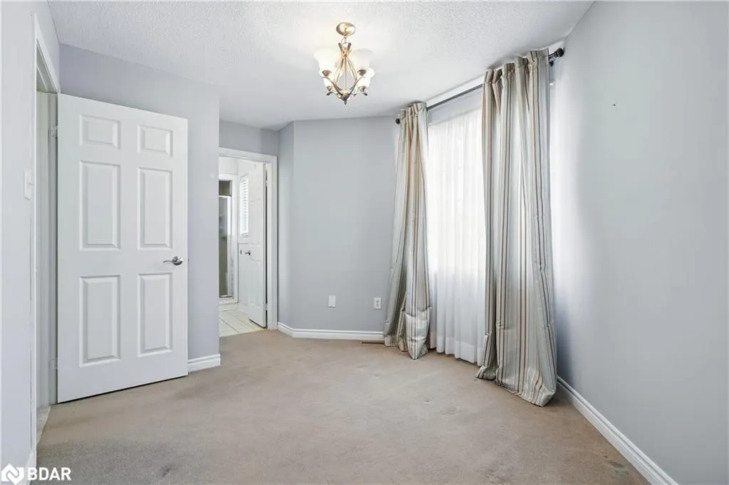 39 Lang Drive