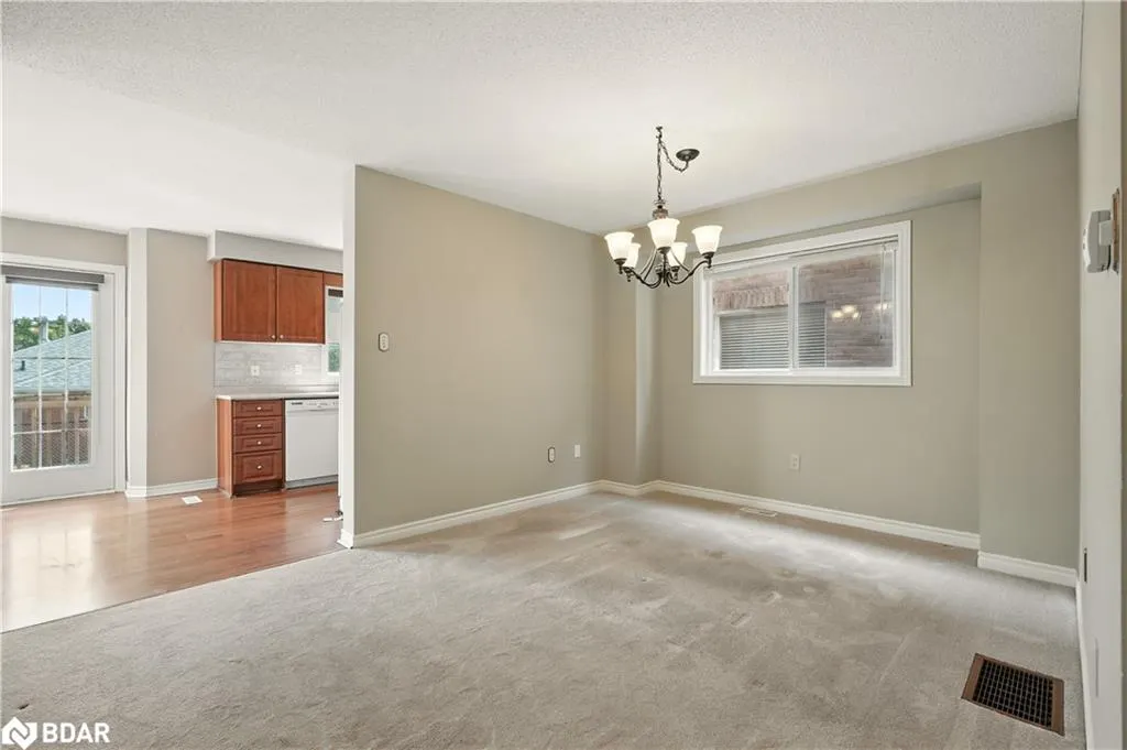 39 Lang Drive