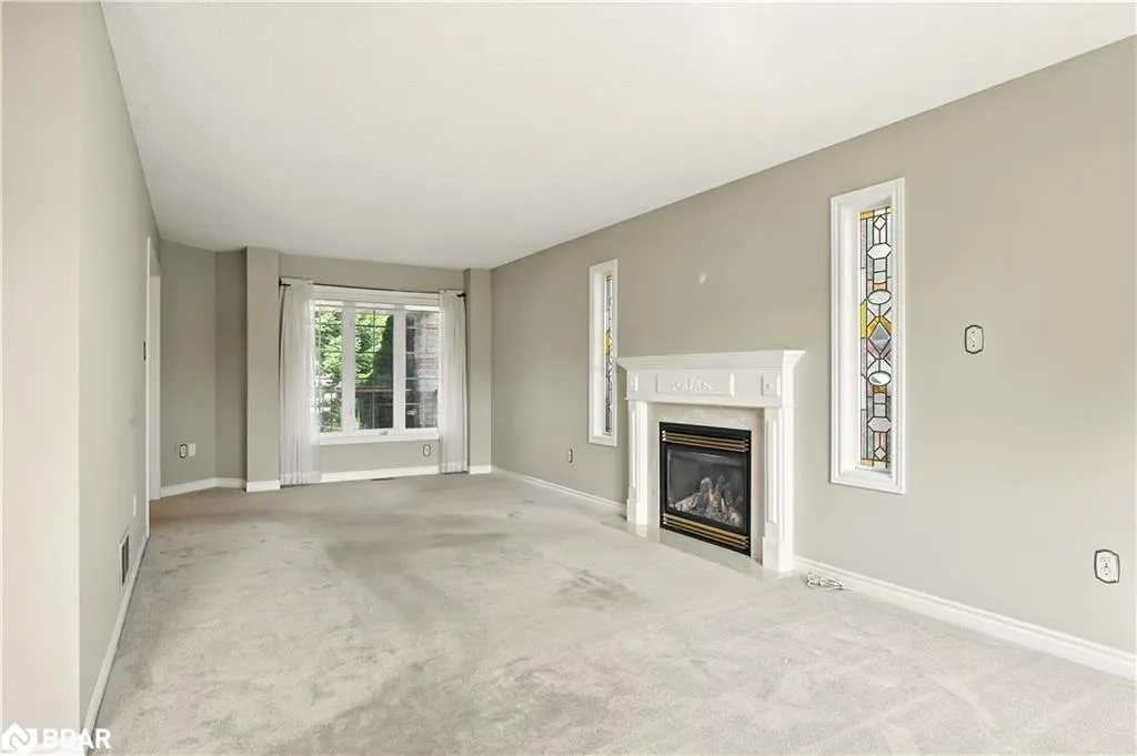 39 Lang Drive