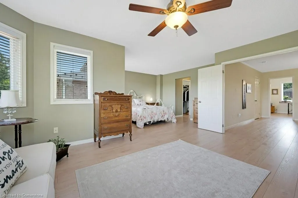 32 Kingfisher Crescent