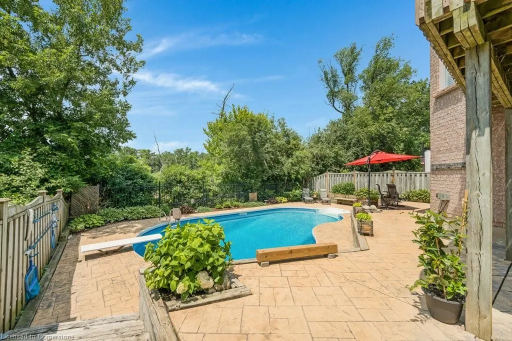 32 Kingfisher Crescent