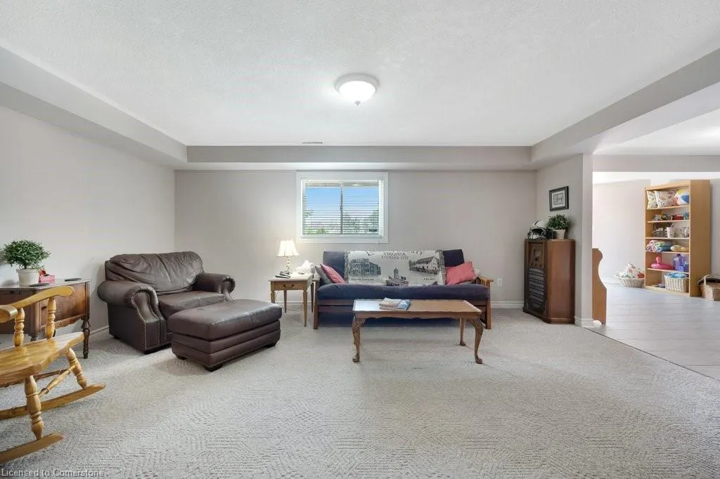 32 Kingfisher Crescent