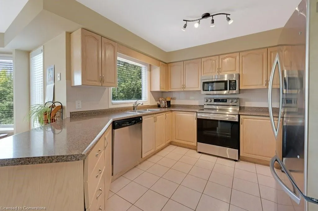 32 Kingfisher Crescent