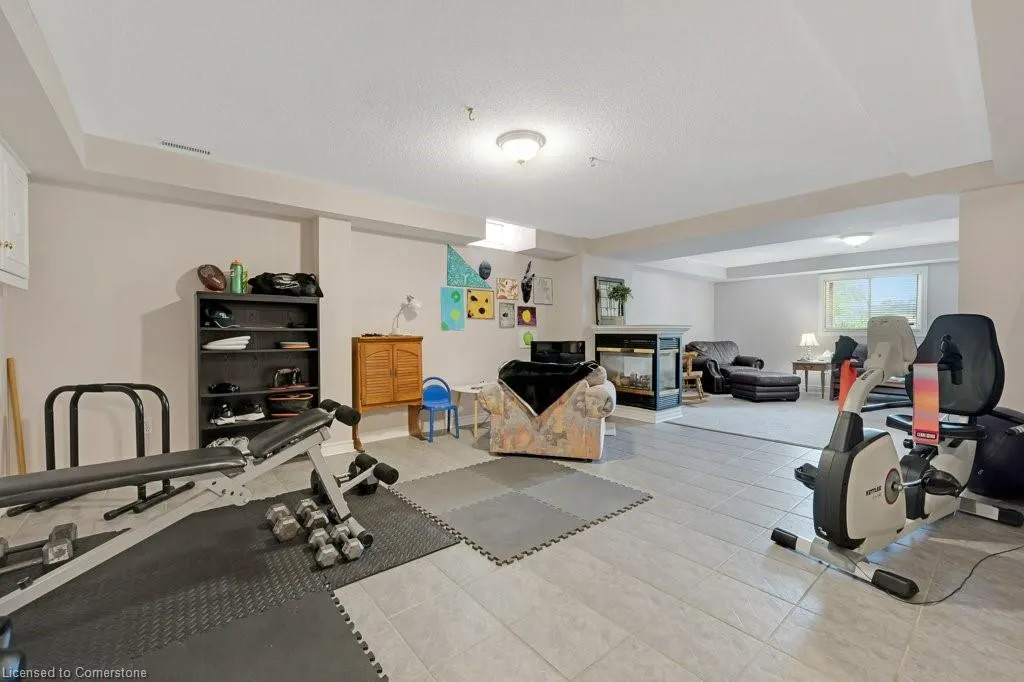 32 Kingfisher Crescent